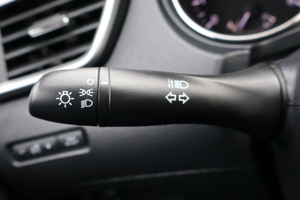 Used 2015 Nissan Rogue S image 31