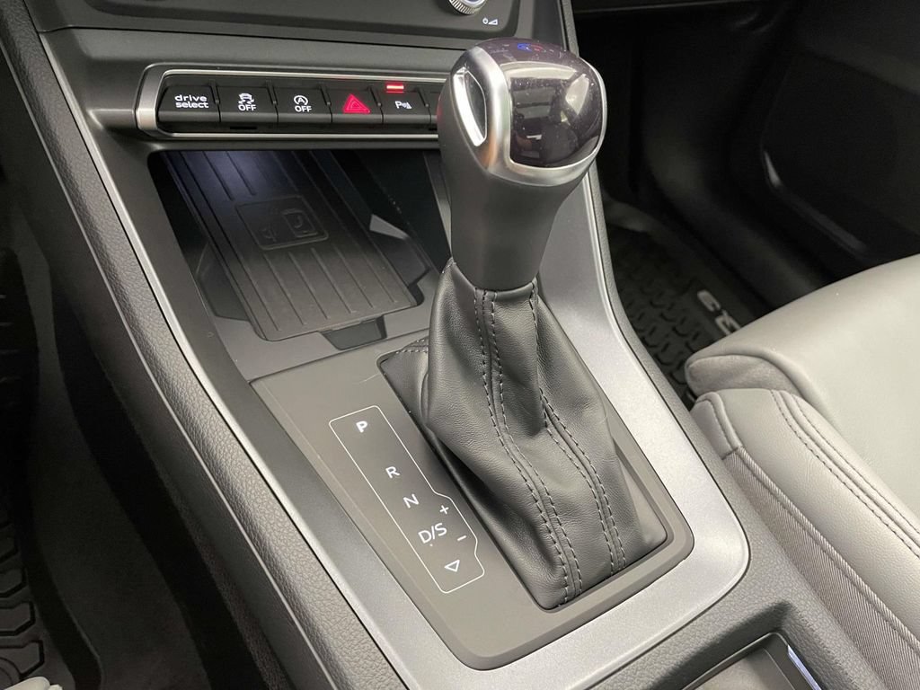 Certified 2025 Audi Q3 2.0T Premium w/ Convenience Package AWD/4WD image 31