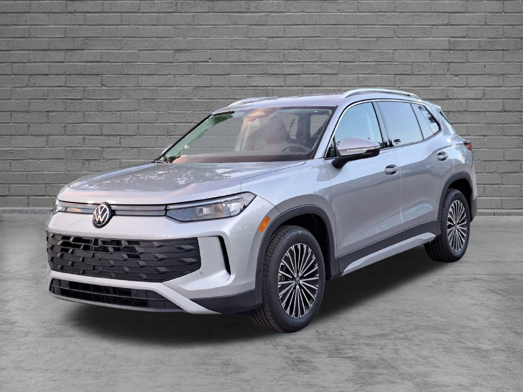 New 2026 Volkswagen Tiguan S FWD image 3