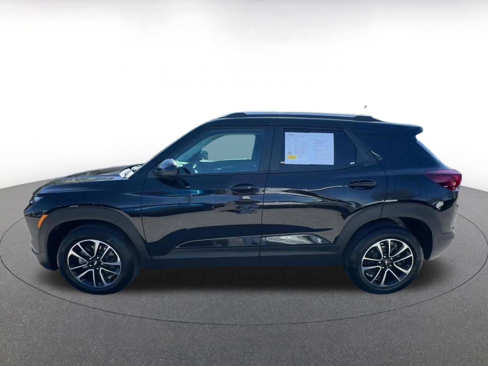 Used 2025 Chevrolet TrailBlazer LT image 9