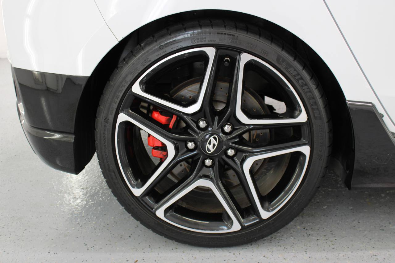 Used 2020 Hyundai Veloster N w/ Performance Package FWD image 39