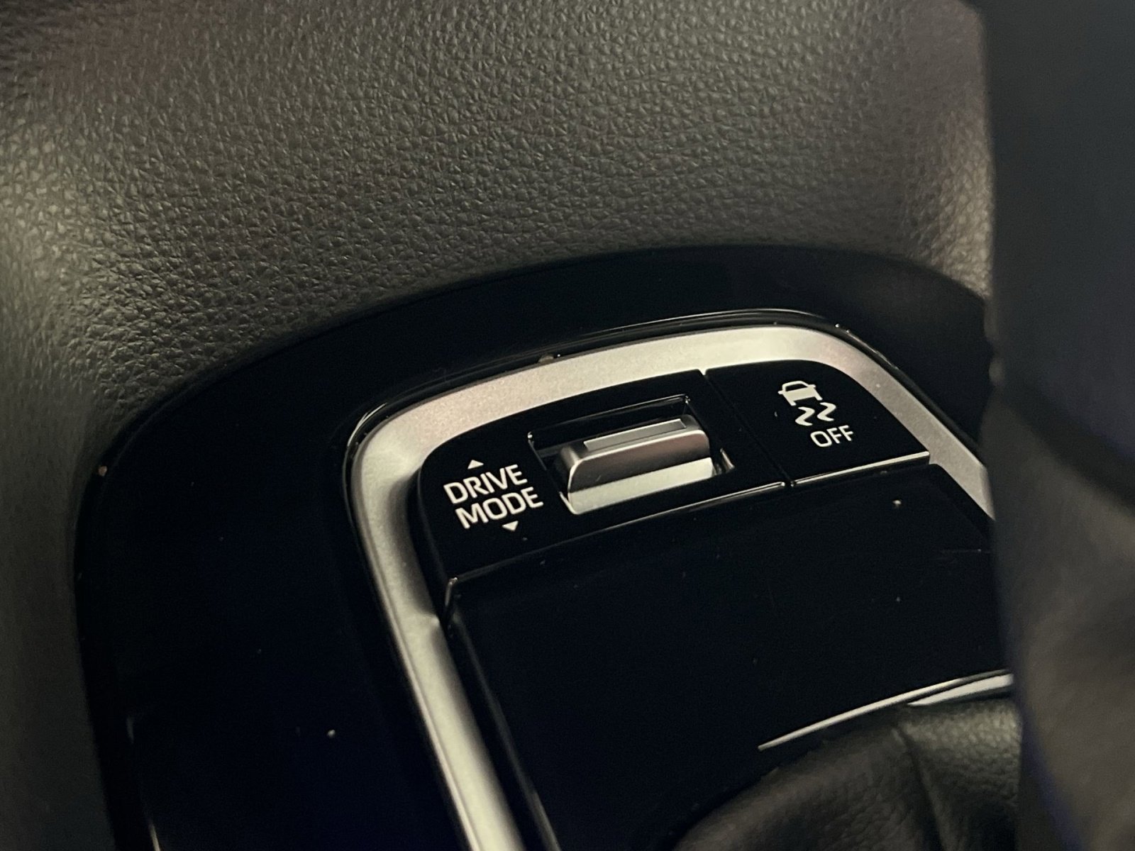 Used 2024 Toyota Corolla Sedan w/ SE Convenience Package image 33