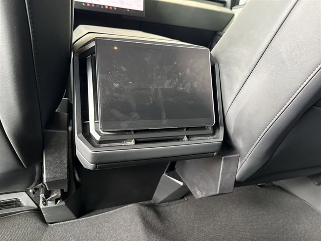 Used 2024 Tesla Cybertruck AWD Crew Cab image 24