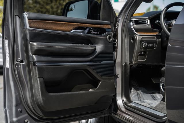 Used 2023 Jeep Grand Wagoneer 4WD w/ Flexible Seating Group image 45