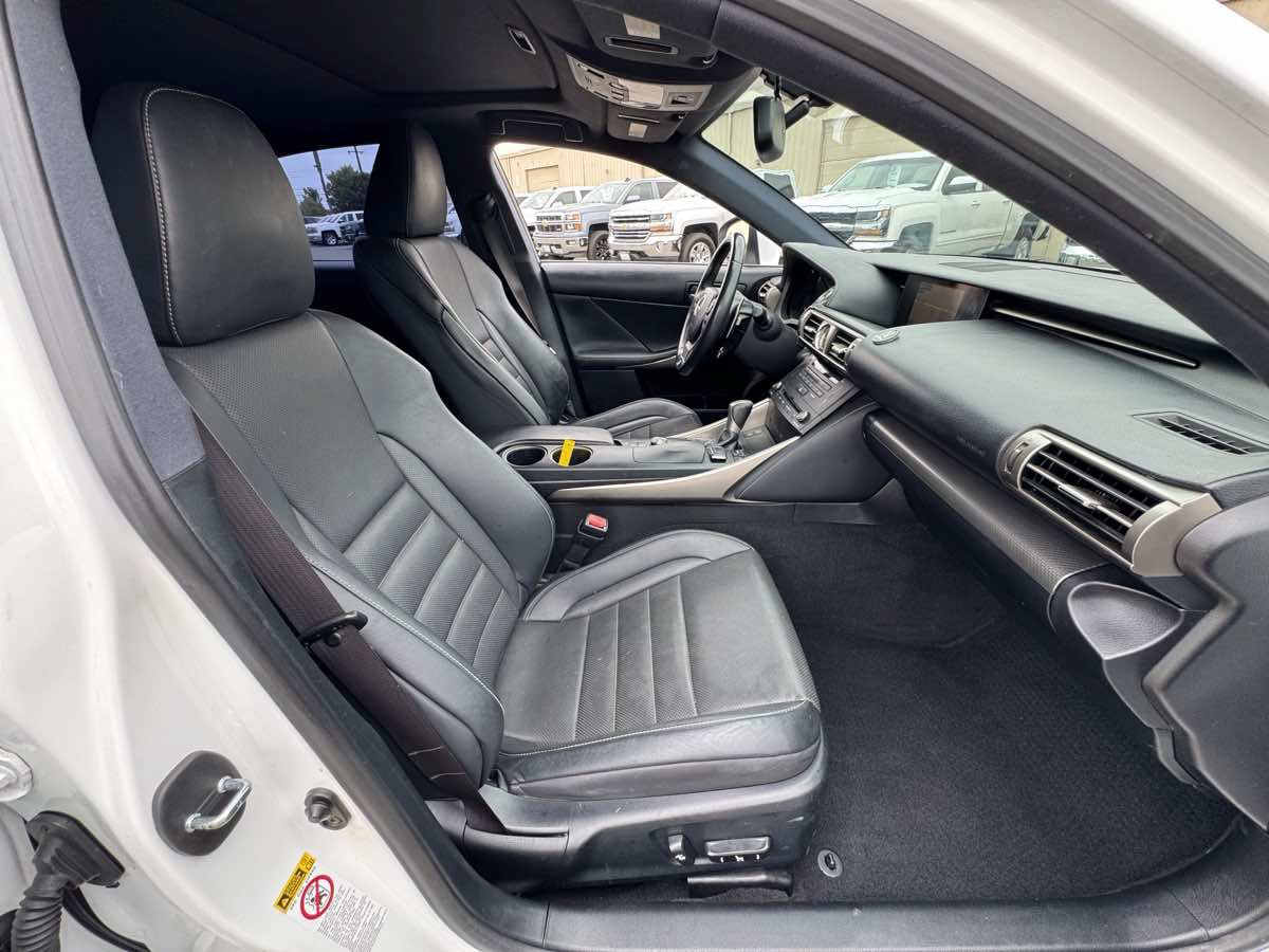 Used 2016 Lexus IS 200t w/ F Sport Package RWD image 14