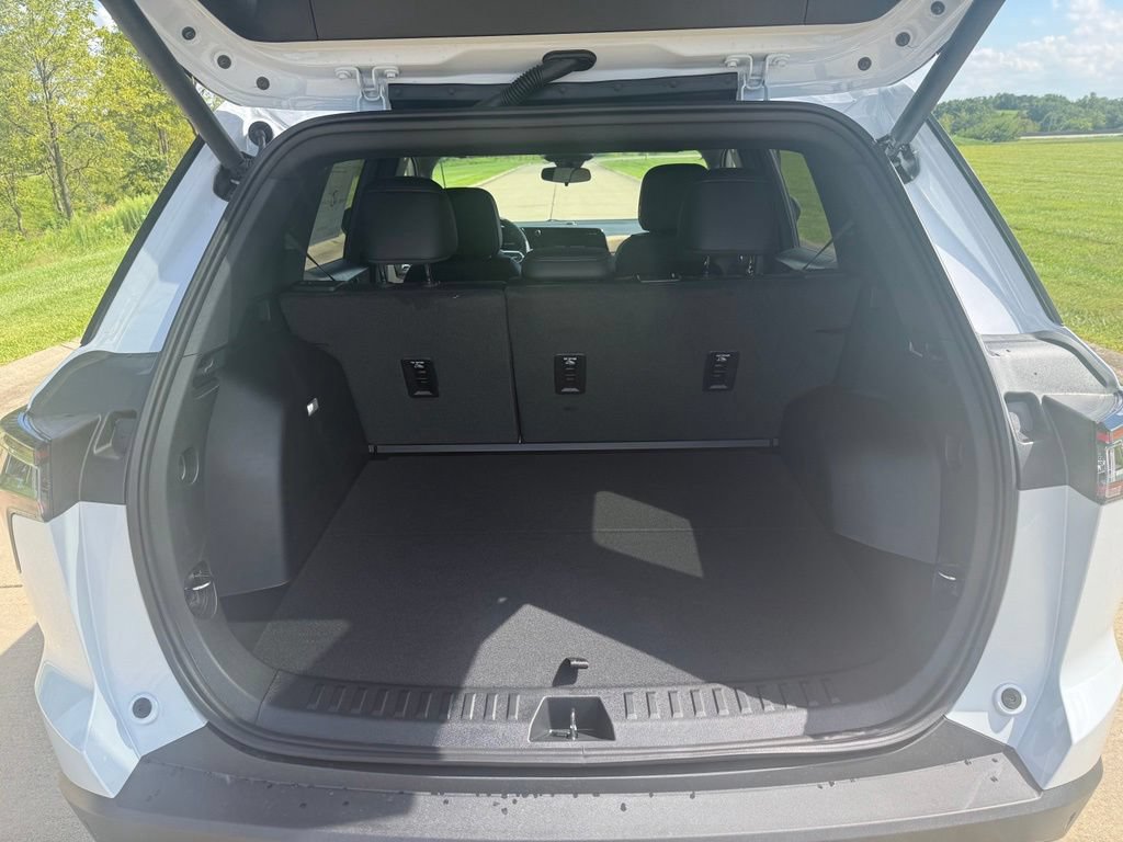 New 2027 Chevrolet Equinox ACTIV w/ Convenience Package III FWD image 7