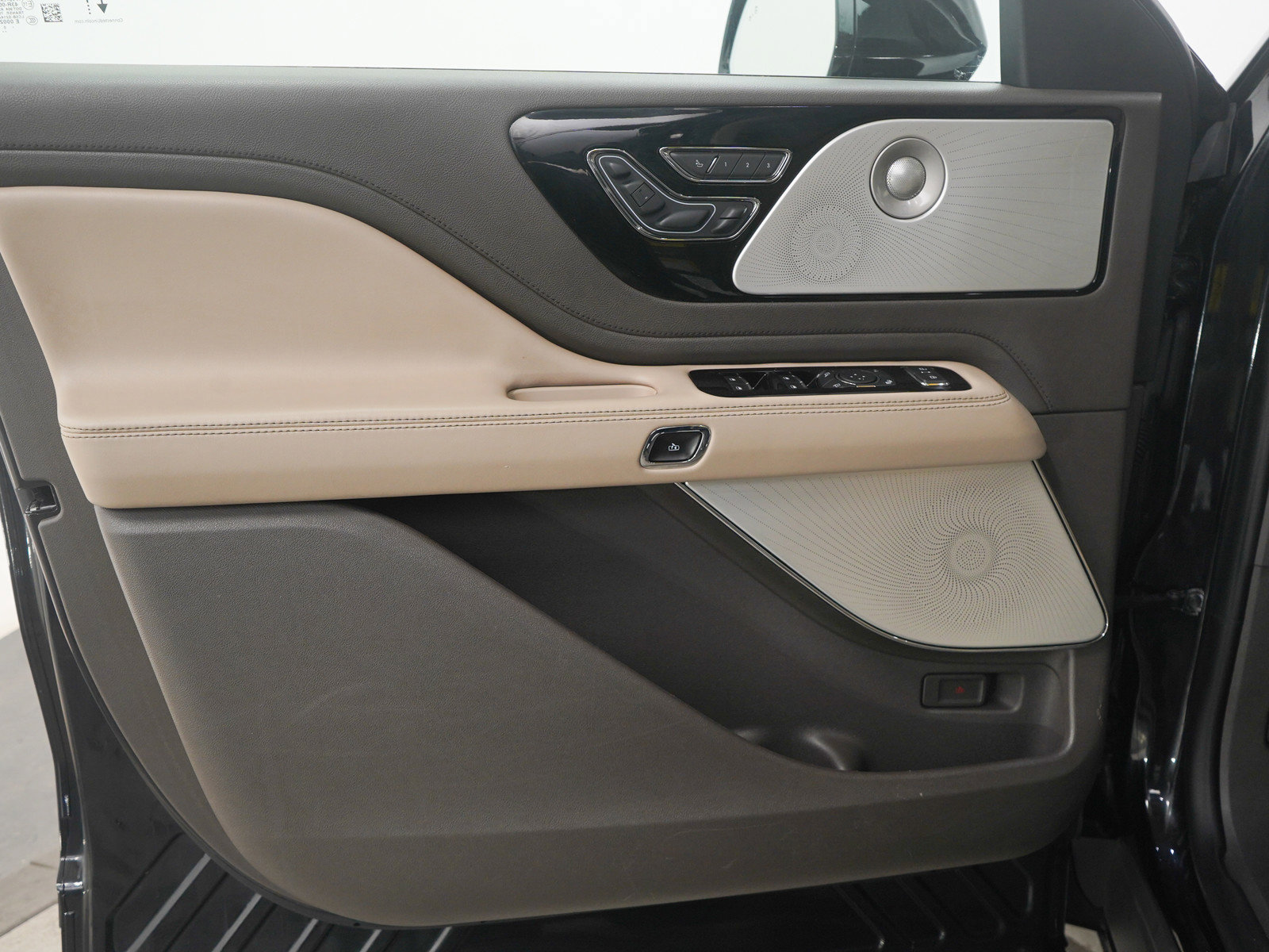 Used 2020 Lincoln Aviator Grand Touring w/ Equipment Group 301A image 24