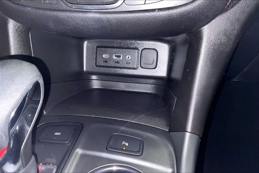 Used 2023 Chevrolet Equinox RS w/ LPO, Floor Liner Package AWD/4WD image 16