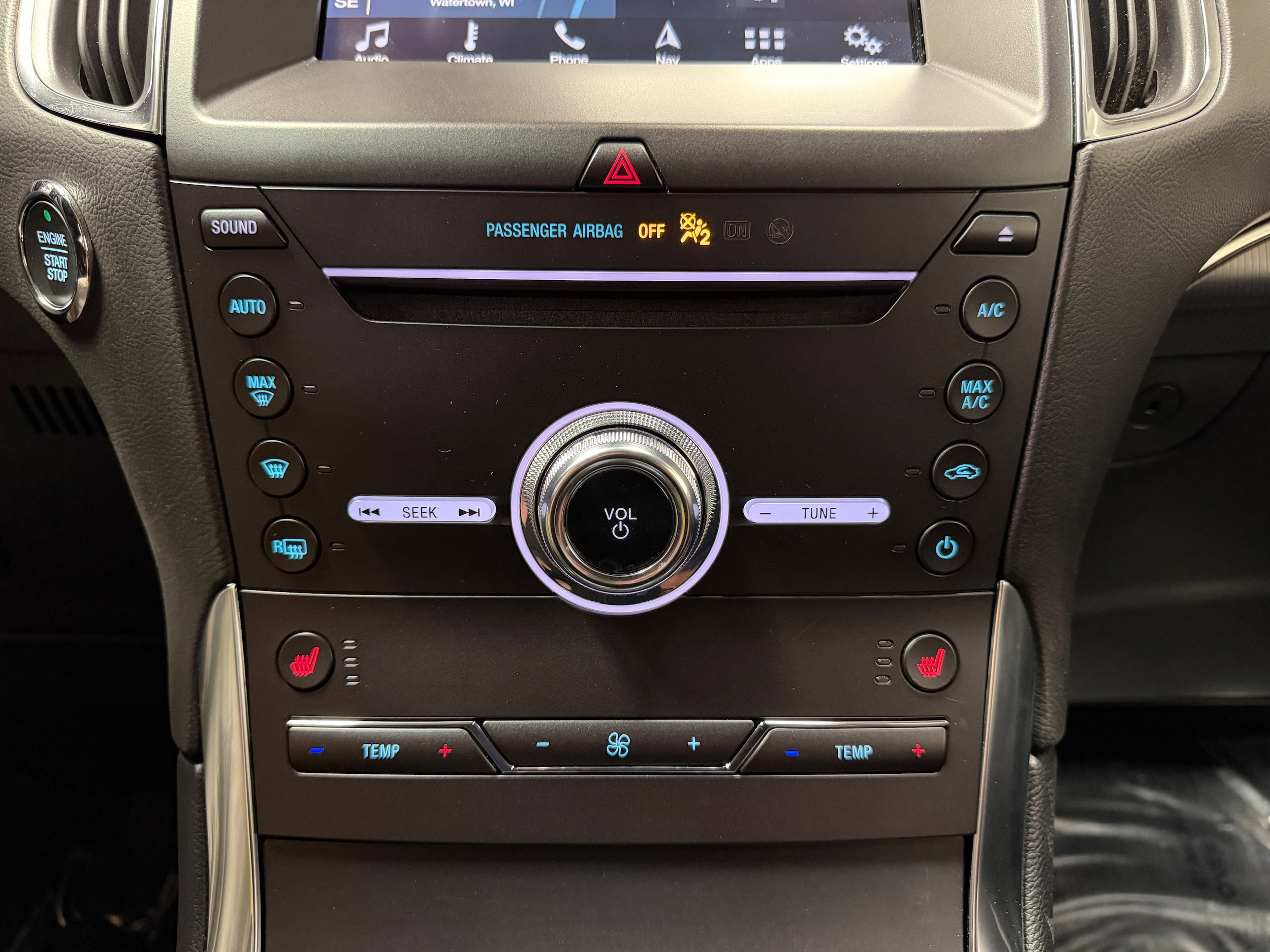 Certified 2019 Ford Edge Titanium w/ Cold Weather Package AWD/4WD image 23