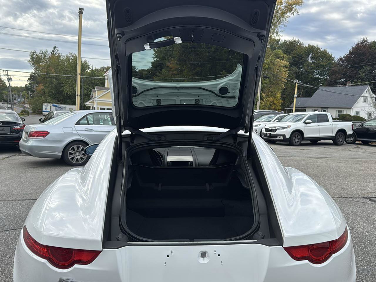 Used 2017 Jaguar F-TYPE Coupe RWD image 39