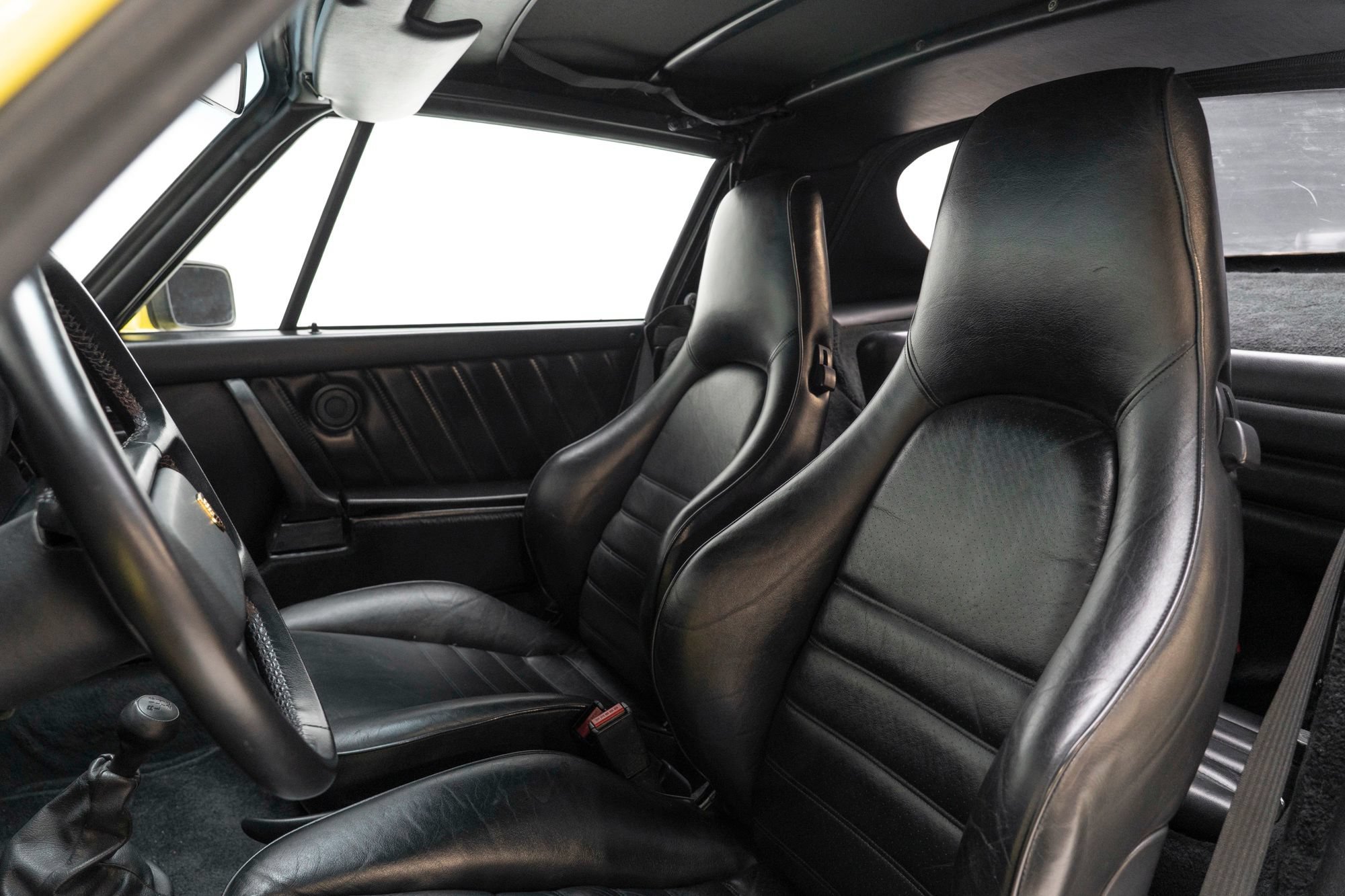 Used 1988 Porsche 911 Carrera RWD image 3
