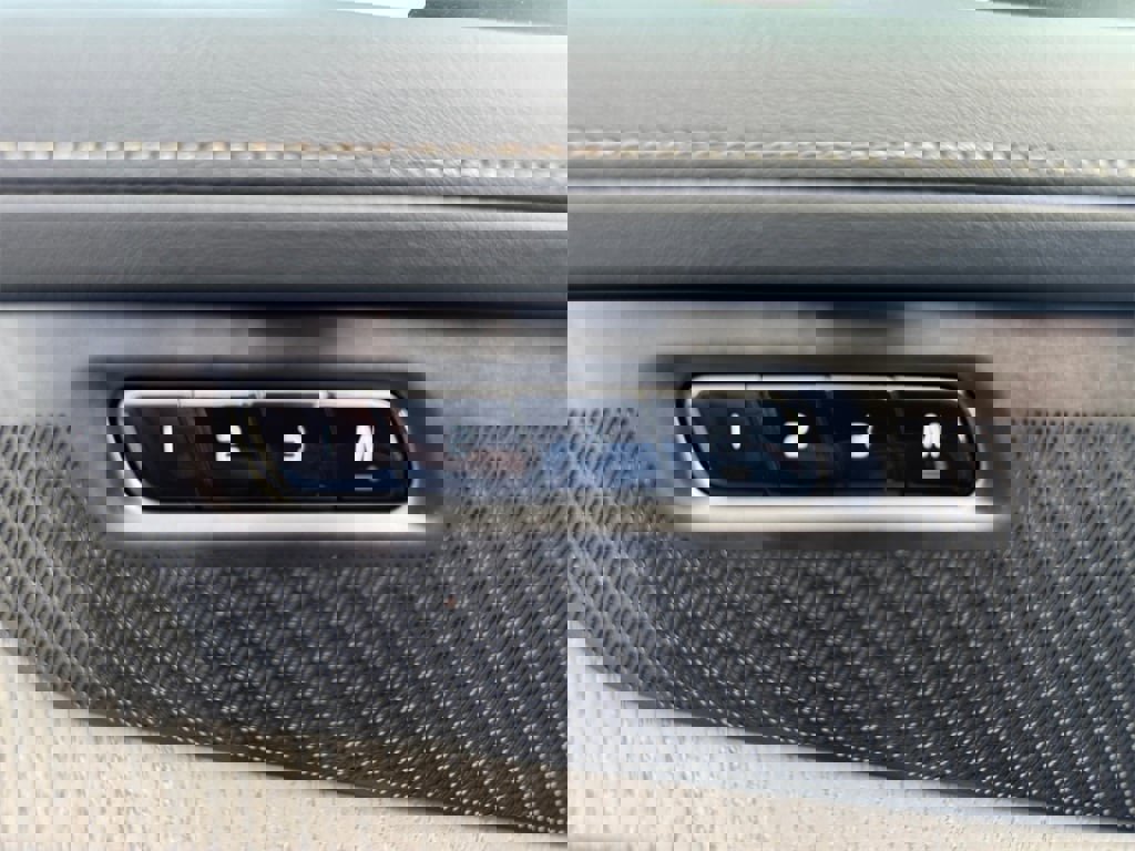 New 2025 Volvo XC90 B6 Ultra w/ Protection Package image 12