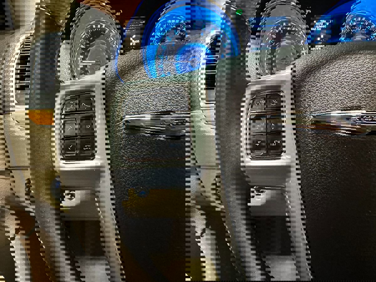 Used 2013 Chrysler 300 C w/ Light Group image 31