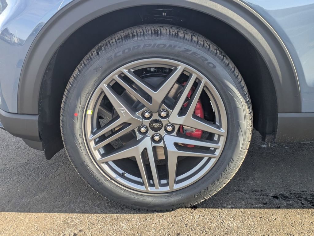 New 2026 Ford Explorer ST-Line w/ ST-Line Street Pack image 12
