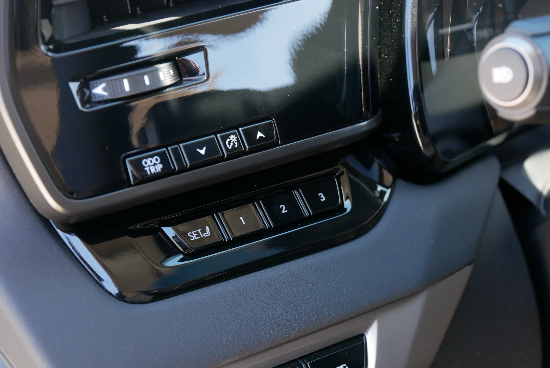 Used 2025 Lexus RX 350 Premium Plus w/ Convenience Package AWD/4WD image 19