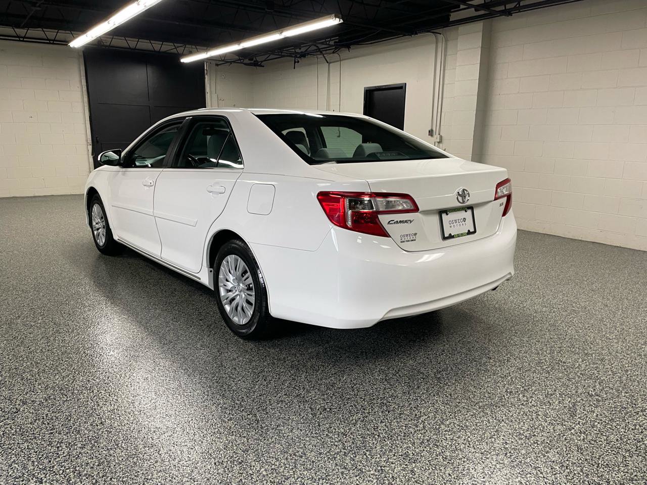 Used 2013 Toyota Camry LE image 6