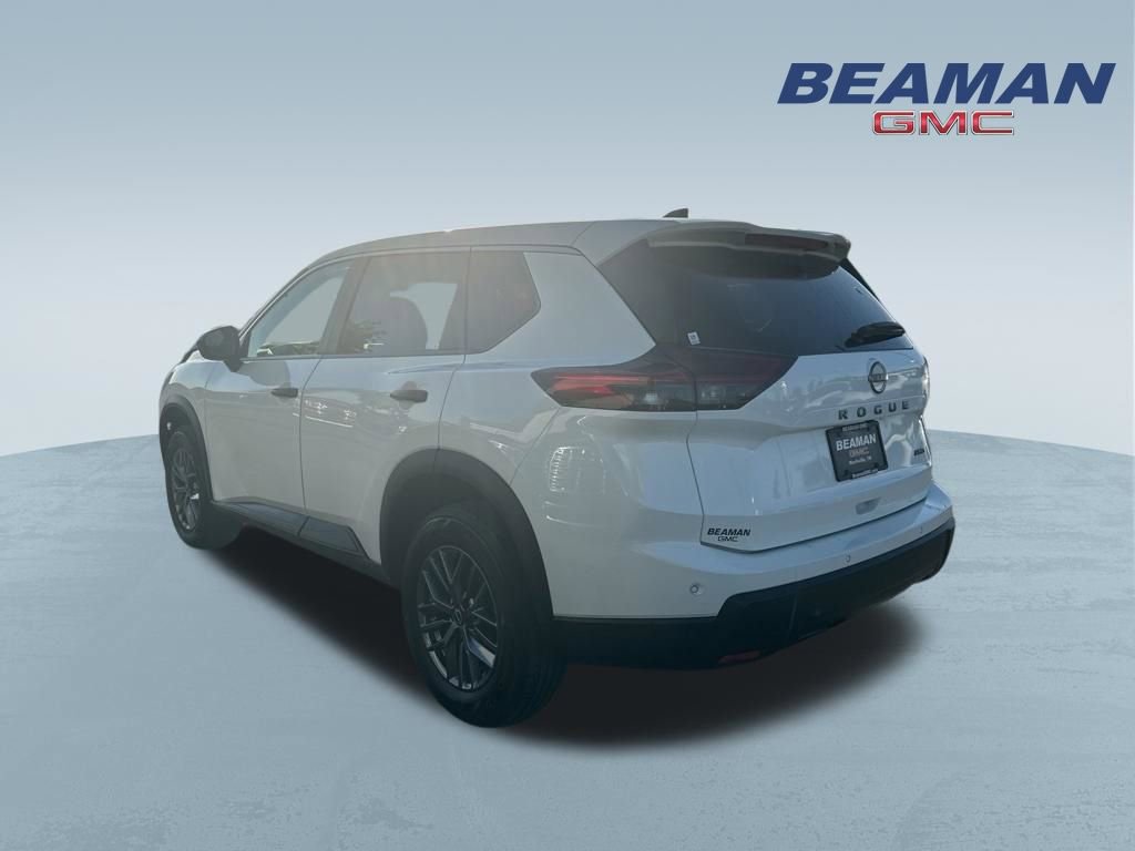 Used 2024 Nissan Rogue S AWD/4WD image 5