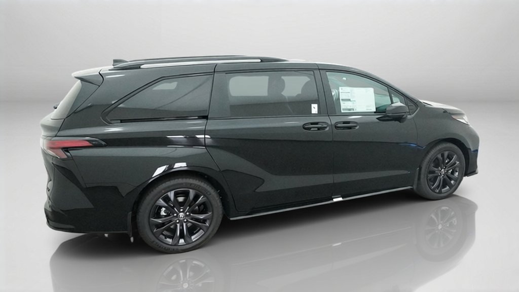 New 2026 Toyota Sienna XSE FWD image 8