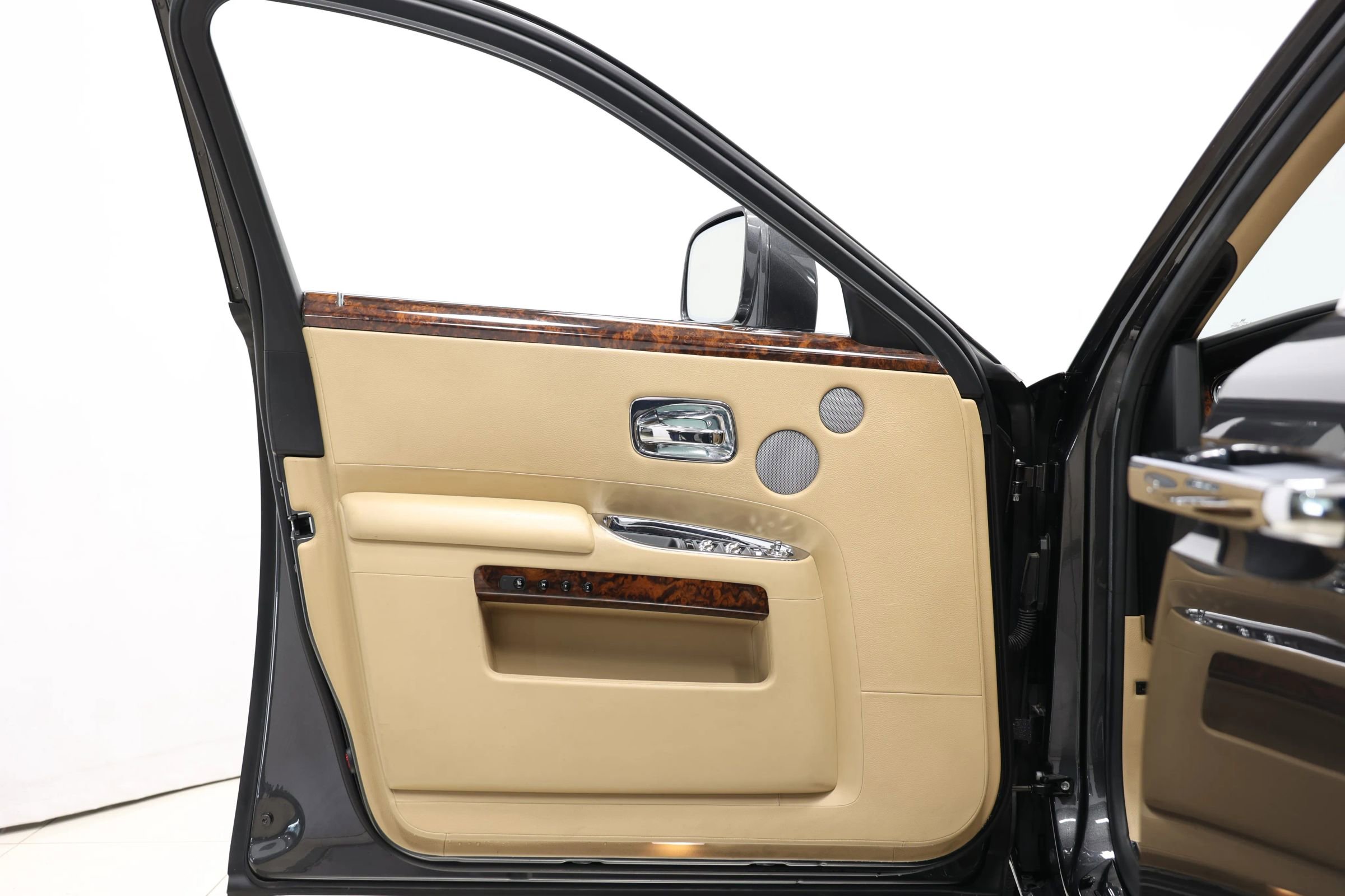 Used 2011 Rolls-Royce Ghost image 11