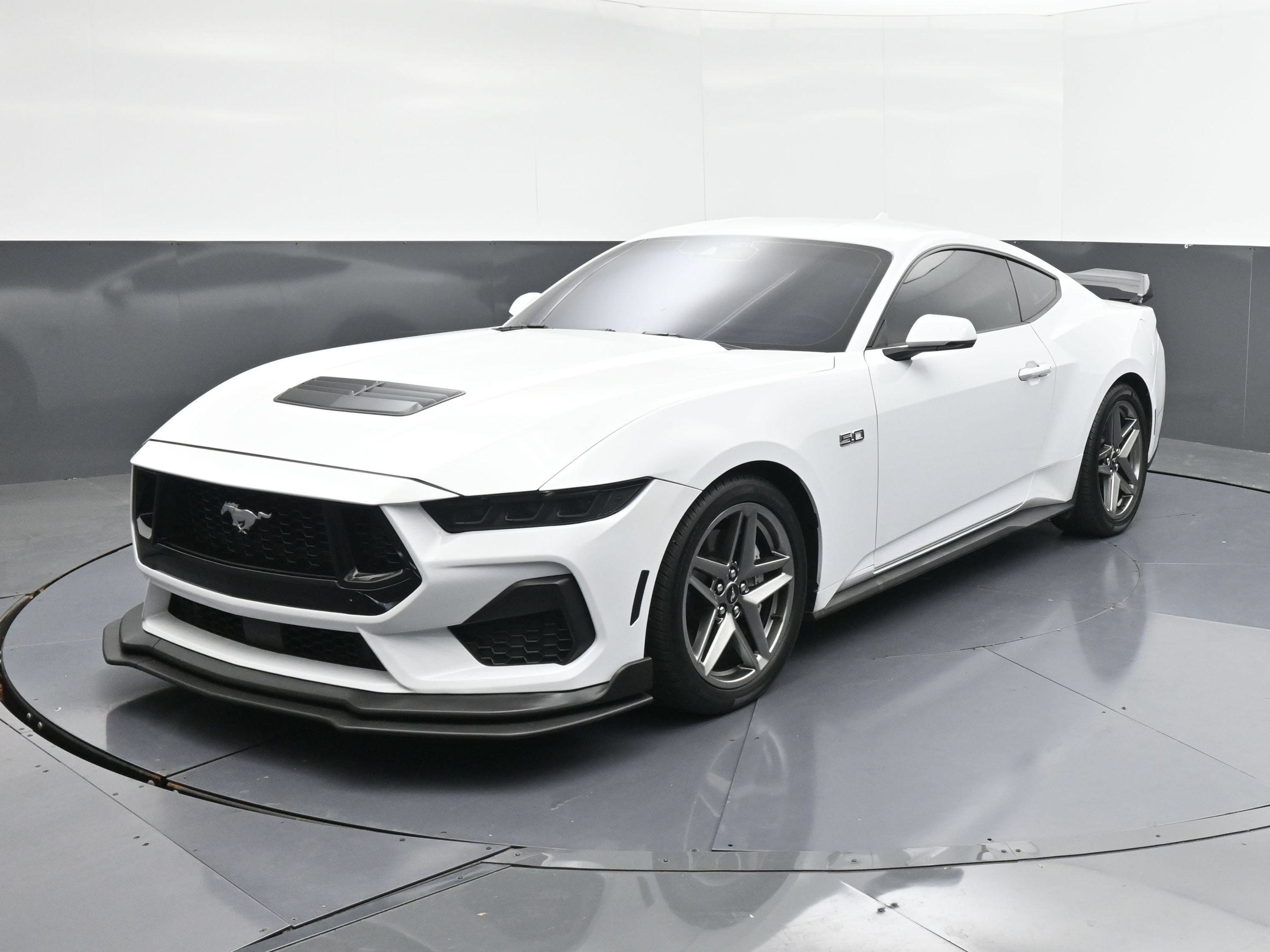 Used 2025 Ford Mustang GT Premium RWD image 1