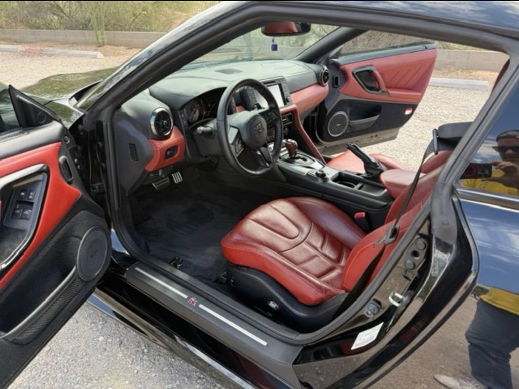 Used 2020 Nissan GT-R Premium w/ Premium Interior Package AWD/4WD image 24
