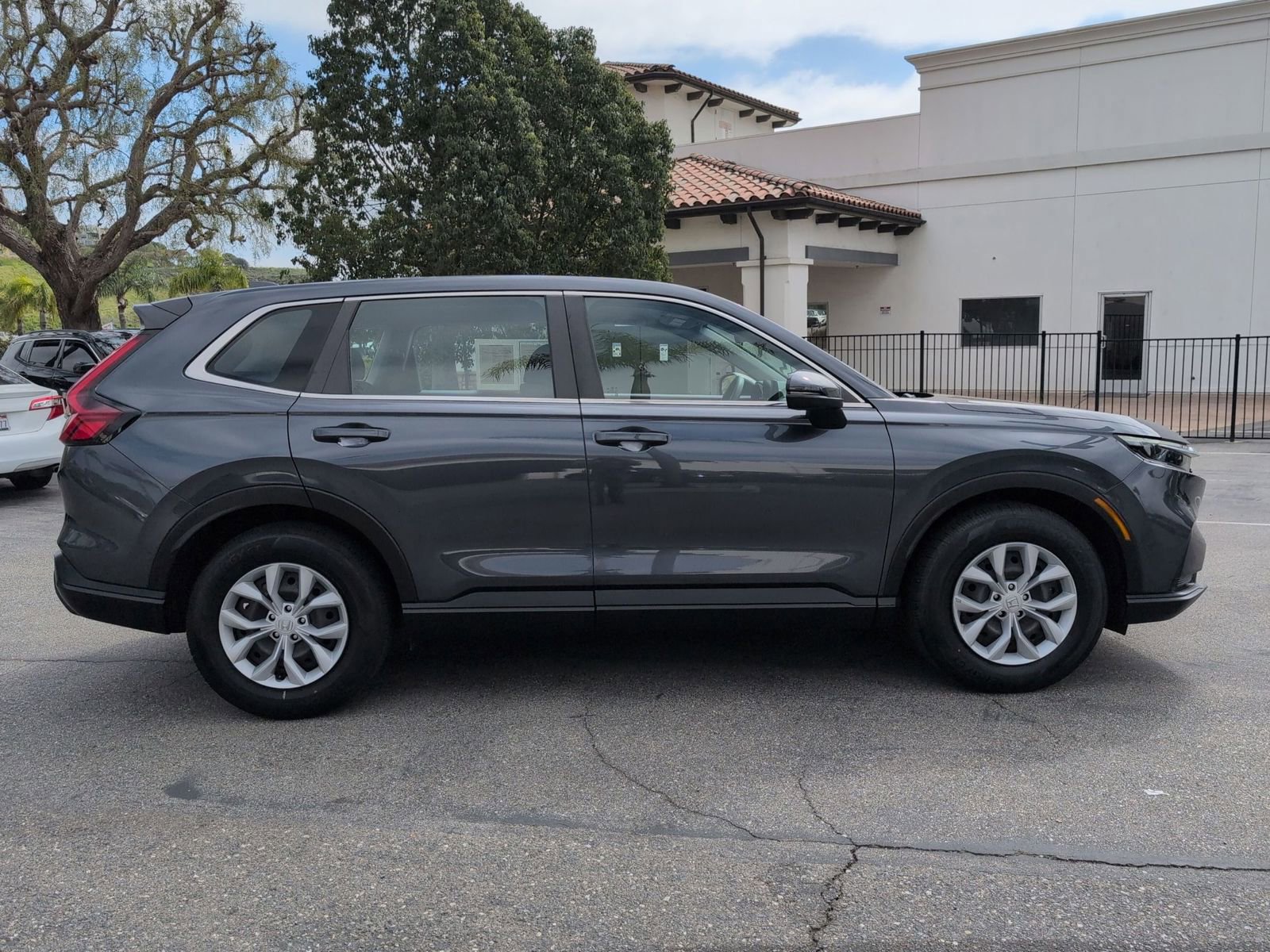 Used 2023 Honda CR-V LX image 6