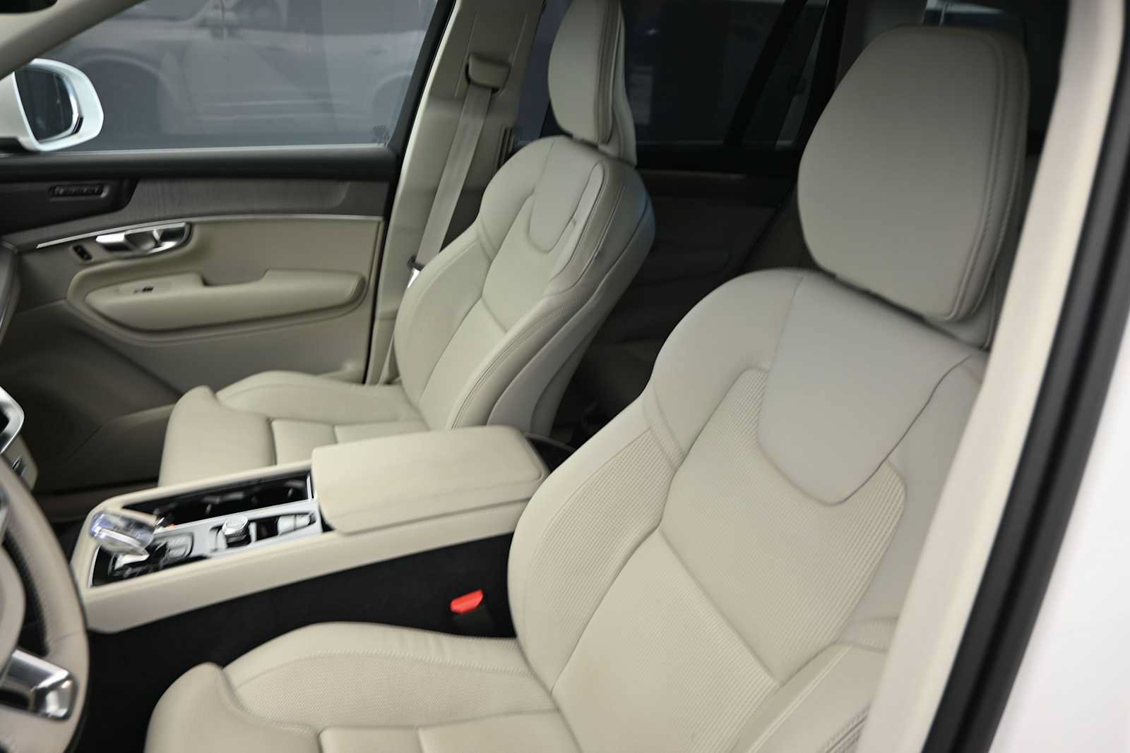 Used 2026 Volvo XC90 B6 Ultra w/ Protection Package AWD/4WD image 19