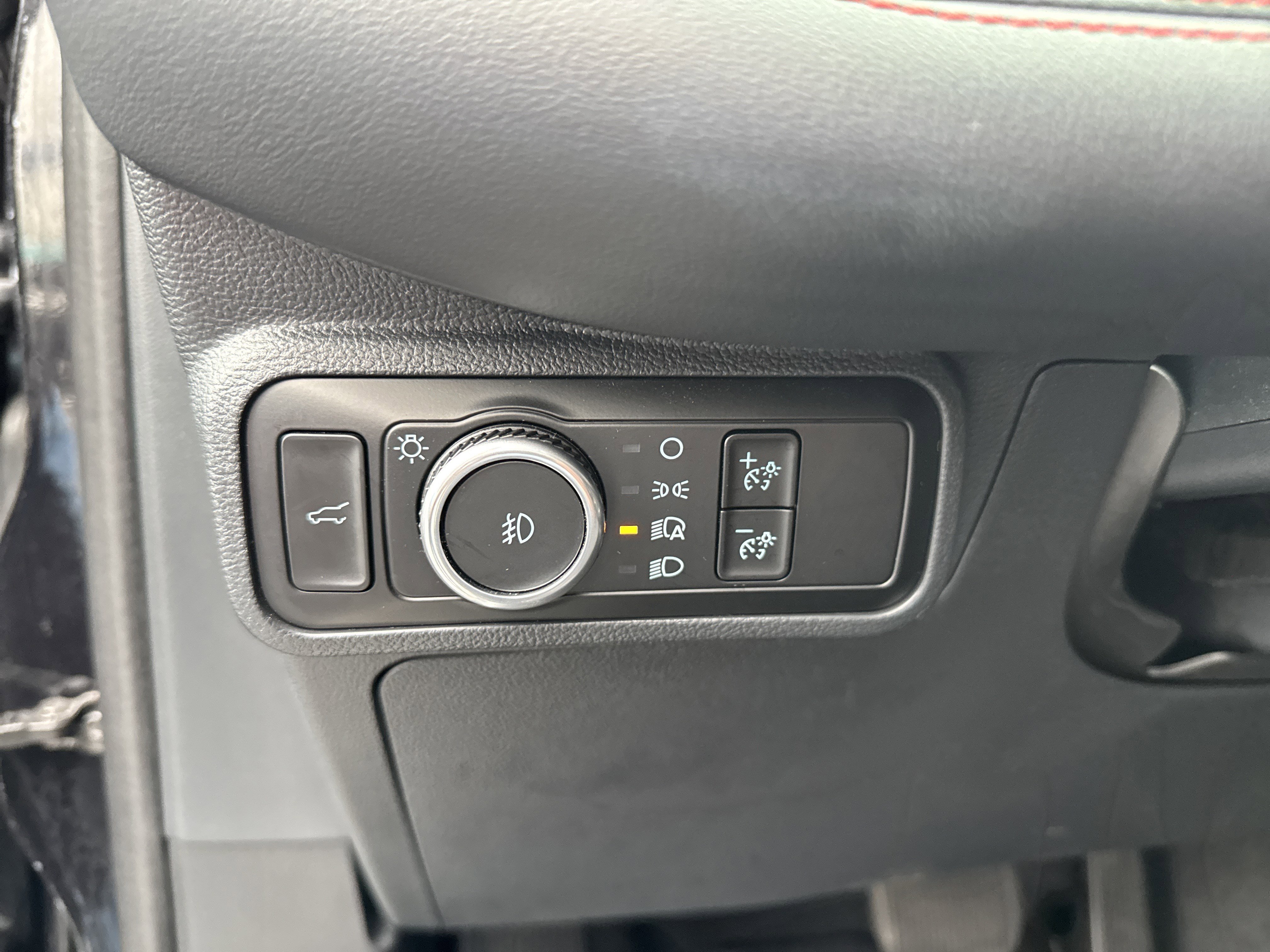 Used 2025 Ford Explorer ST-Line w/ ST-Line Street Pack image 37