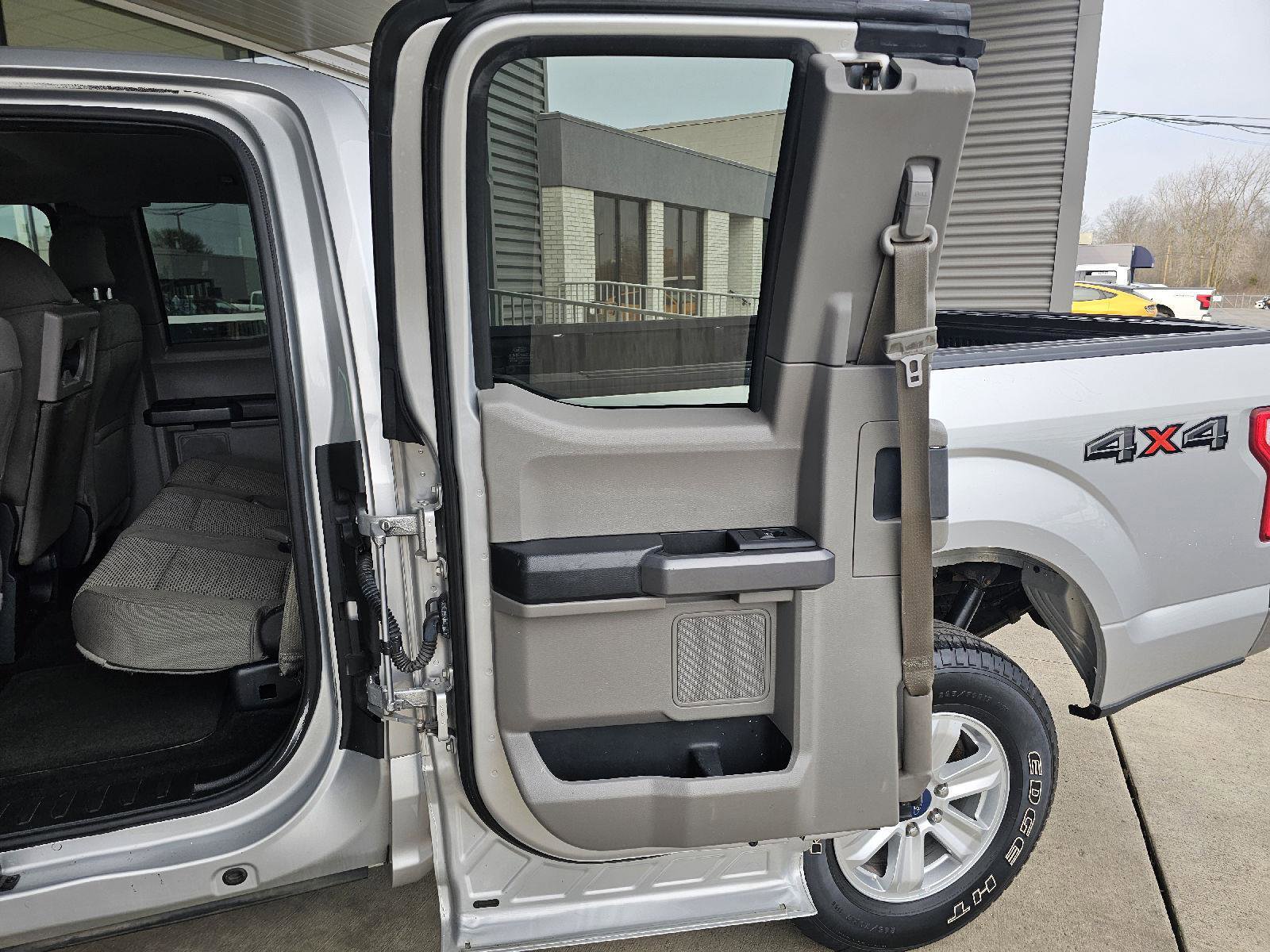 Used 2015 Ford F150 XLT image 18