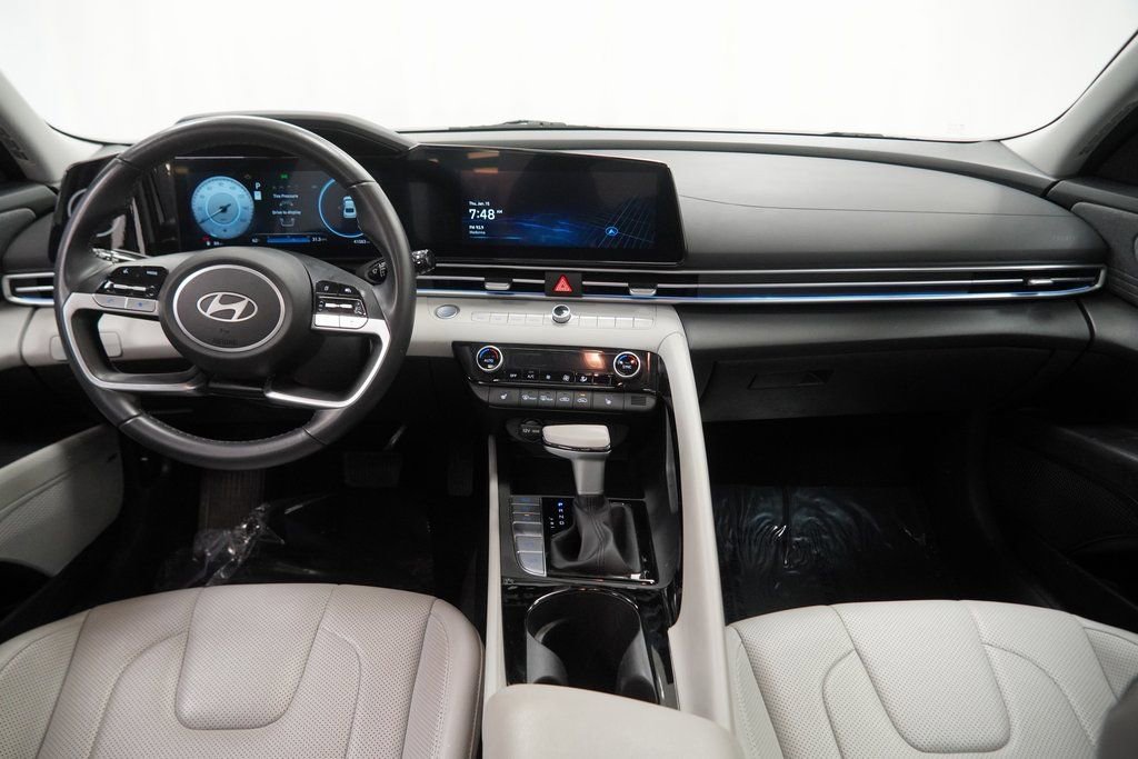 Used 2024 Hyundai Elantra Limited image 23