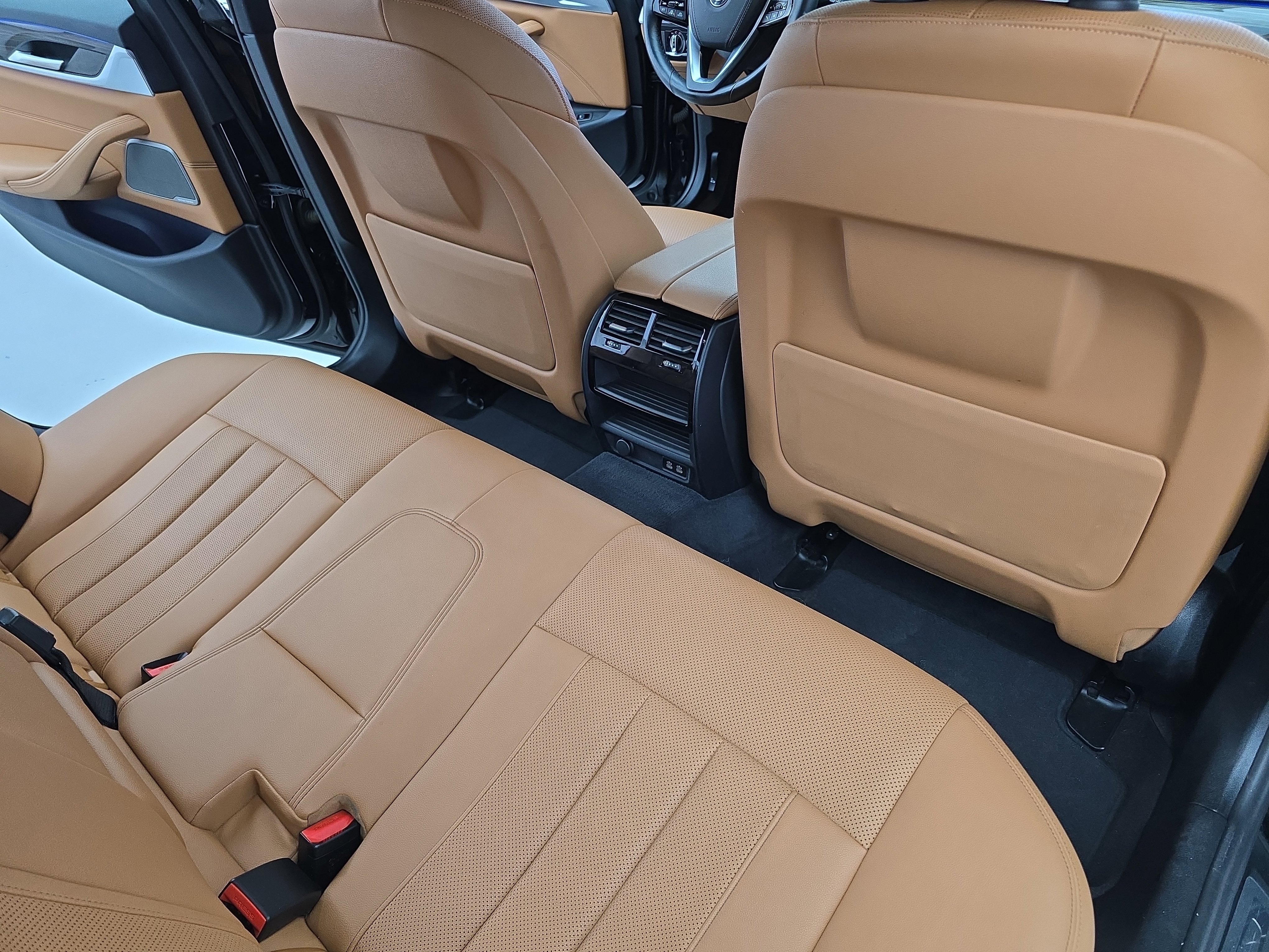 Used 2021 BMW 540i w/ Premium Package image 11