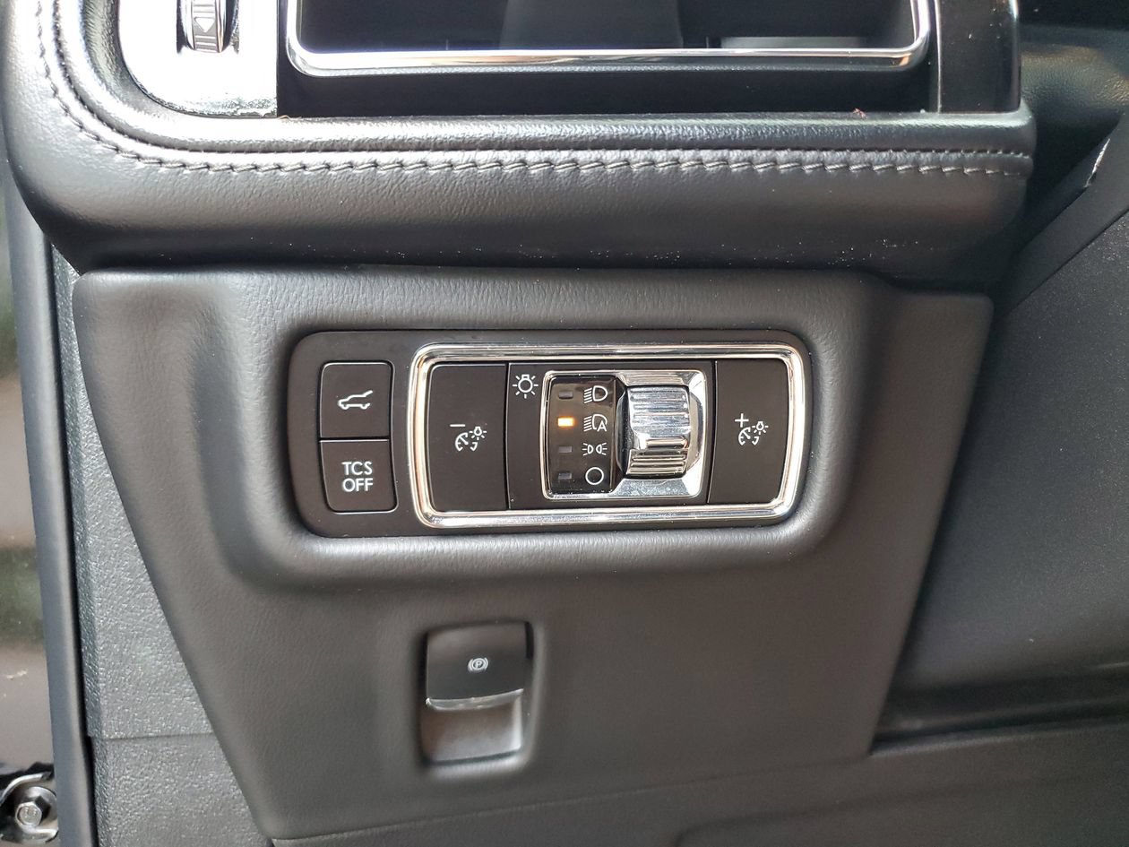 Used 2023 Lincoln Nautilus Reserve AWD/4WD image 28