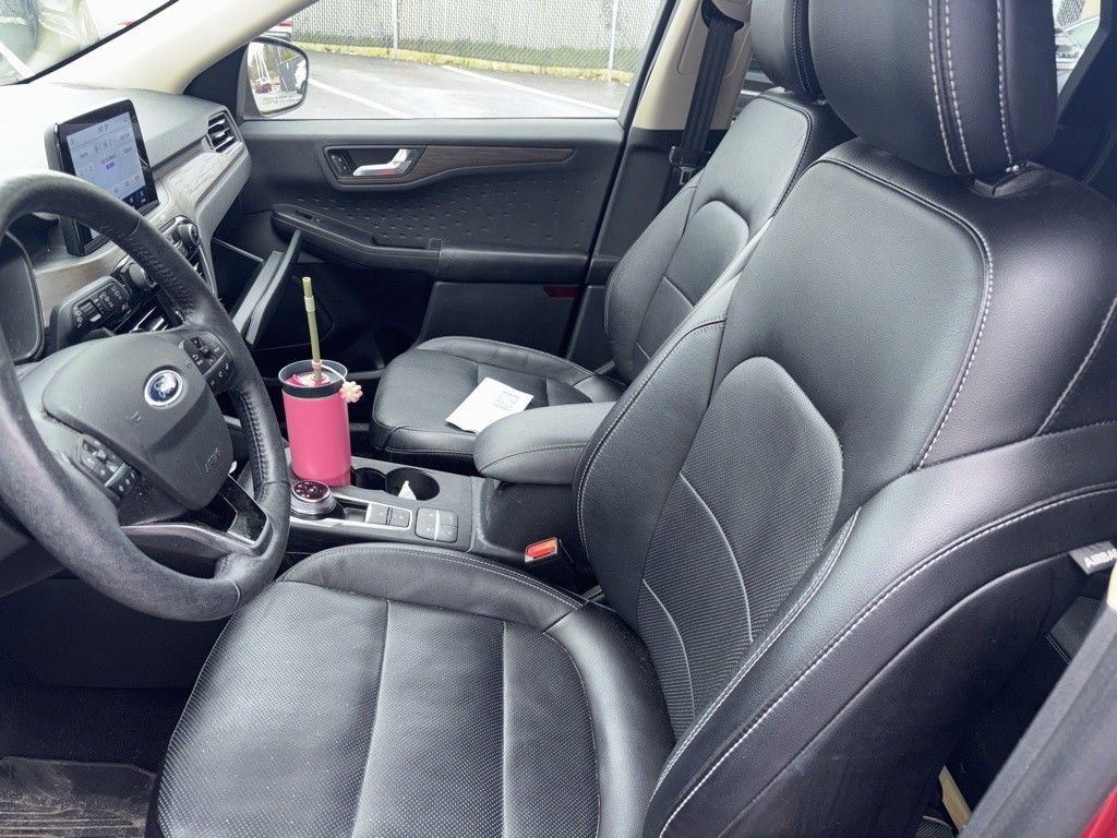 Used 2020 Ford Escape Titanium image 5