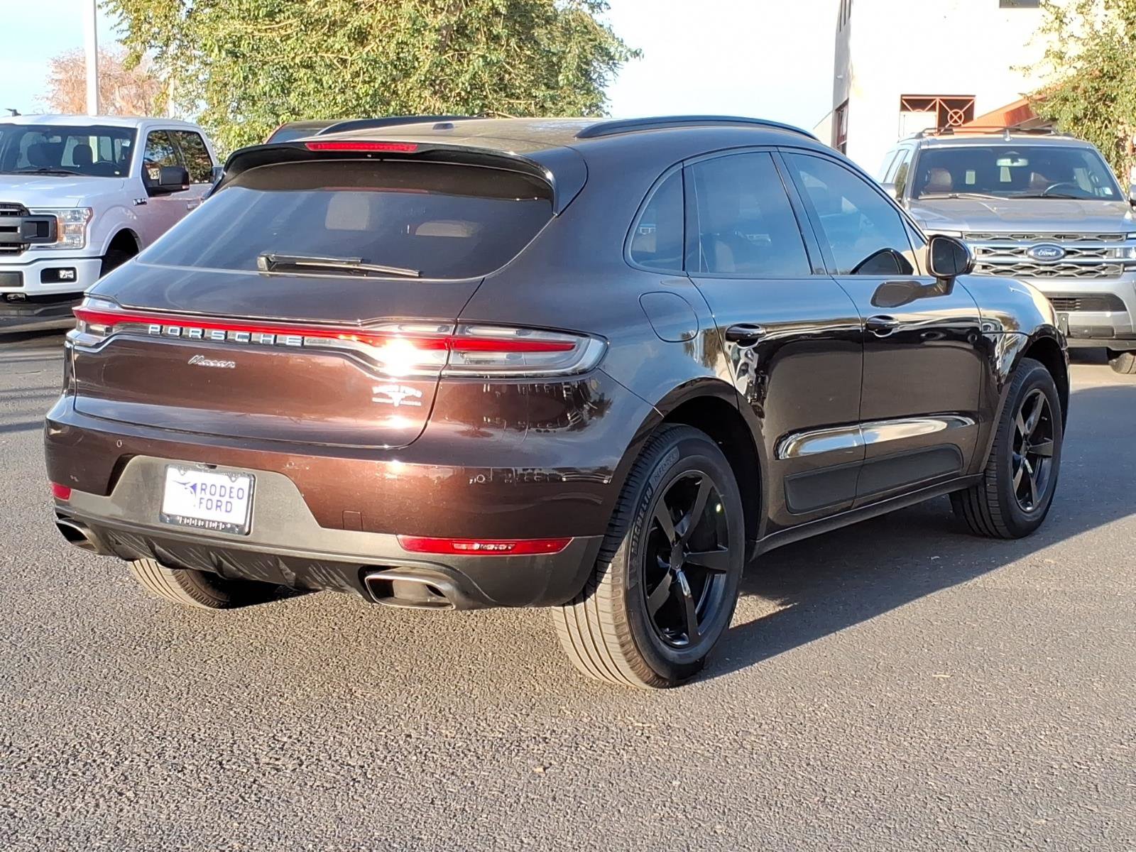 Used 2021 Porsche Macan Base image 4