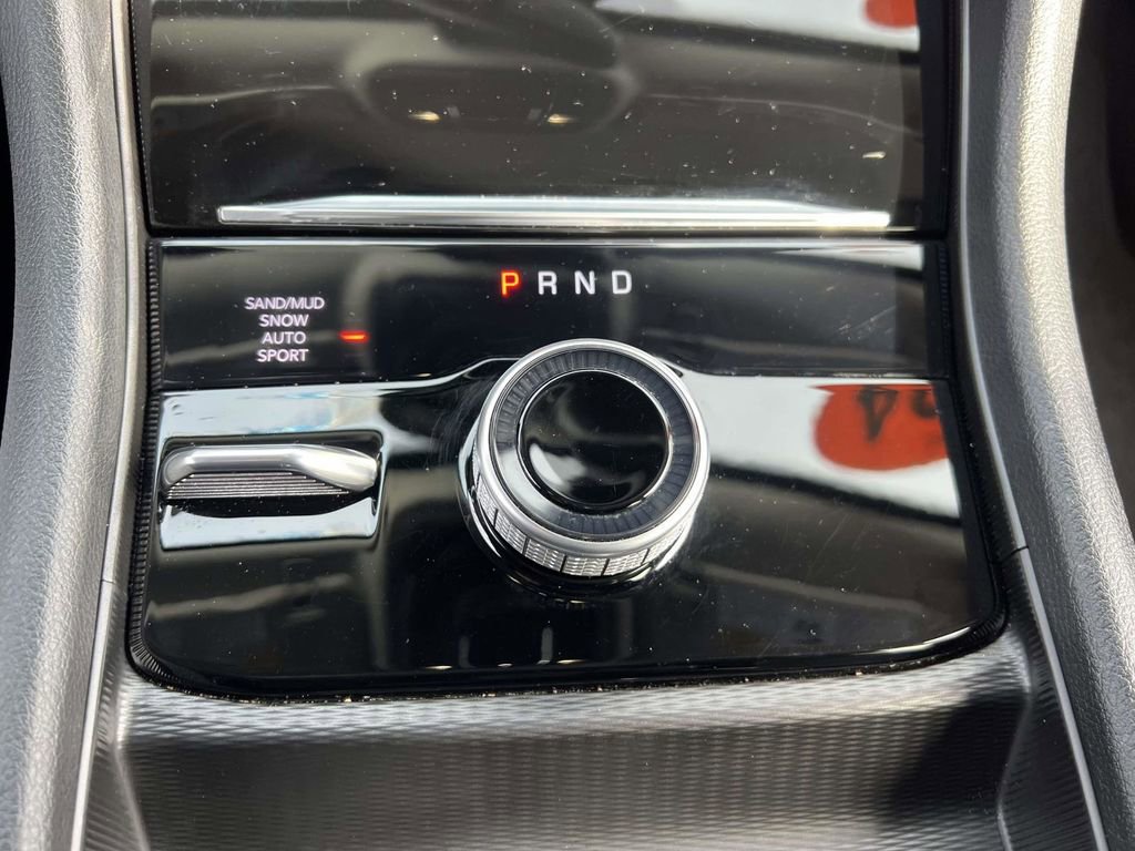 Certified 2024 Jeep Grand Cherokee Limited w/ Black Appearance Package image 26