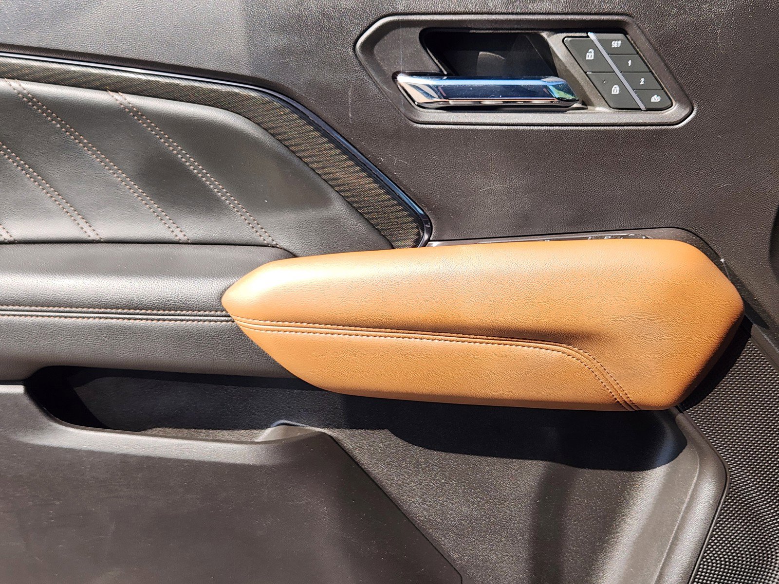 Used 2023 GMC Canyon AT4 w/ AT4 Premium Package image 19