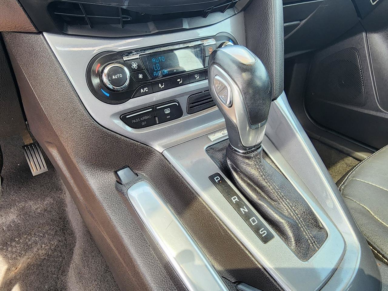Used 2014 Ford Focus Titanium FWD image 19