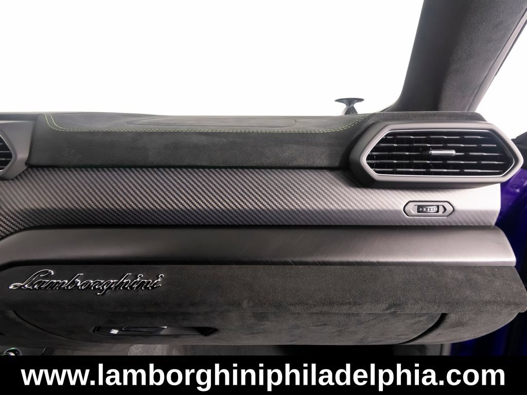 Used 2024 Lamborghini Urus Performante AWD/4WD image 38