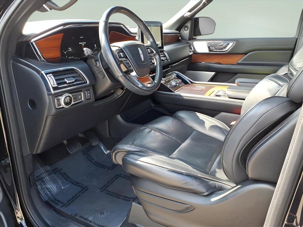 Used 2019 Lincoln Navigator Reserve image 15