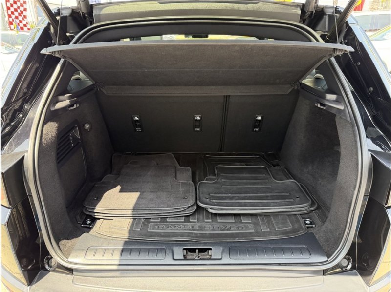 Used 2018 Land Rover Range Rover Evoque SE AWD/4WD image 24