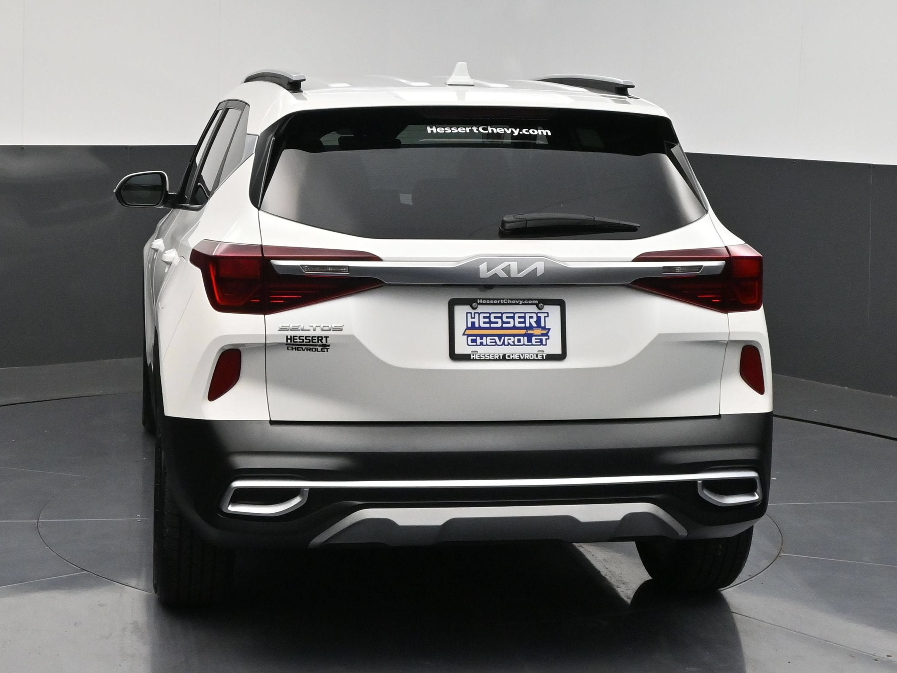 Used 2023 Kia Seltos S w/ Navigation Package FWD image 7