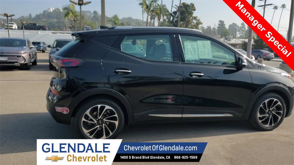 Certified 2022 Chevrolet Bolt EUV Premier w/ Sun & Sound Package image 8