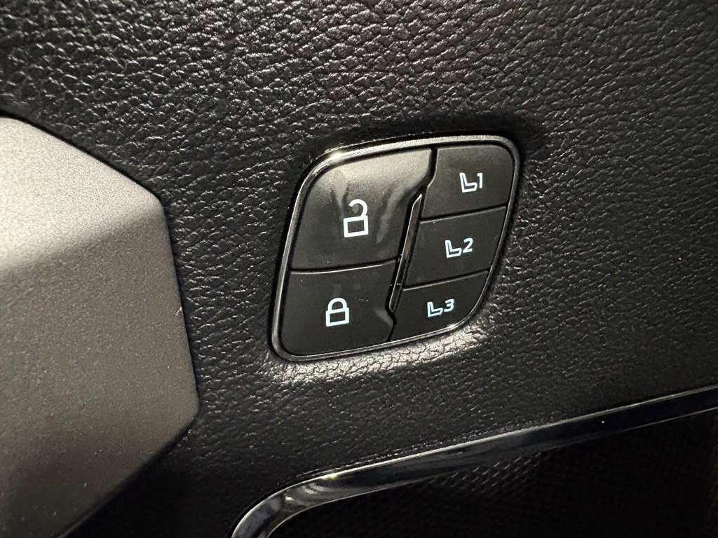 Used 2021 Ford F350 Platinum image 26