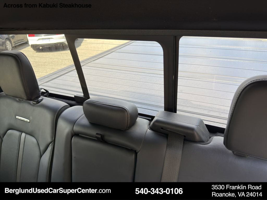 Used 2016 Ford F150 Platinum w/ Equipment Group 701A Luxury image 30