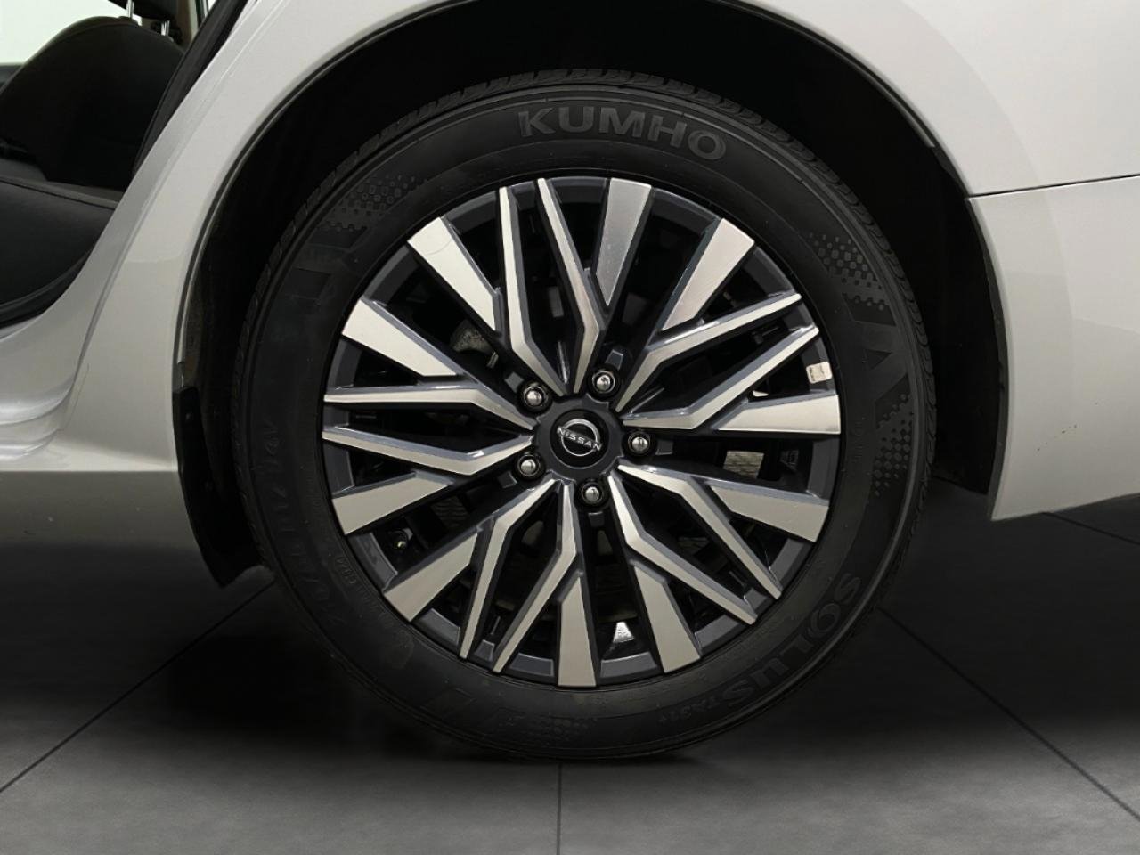 Certified 2025 Nissan Altima 2.5 SV FWD image 11