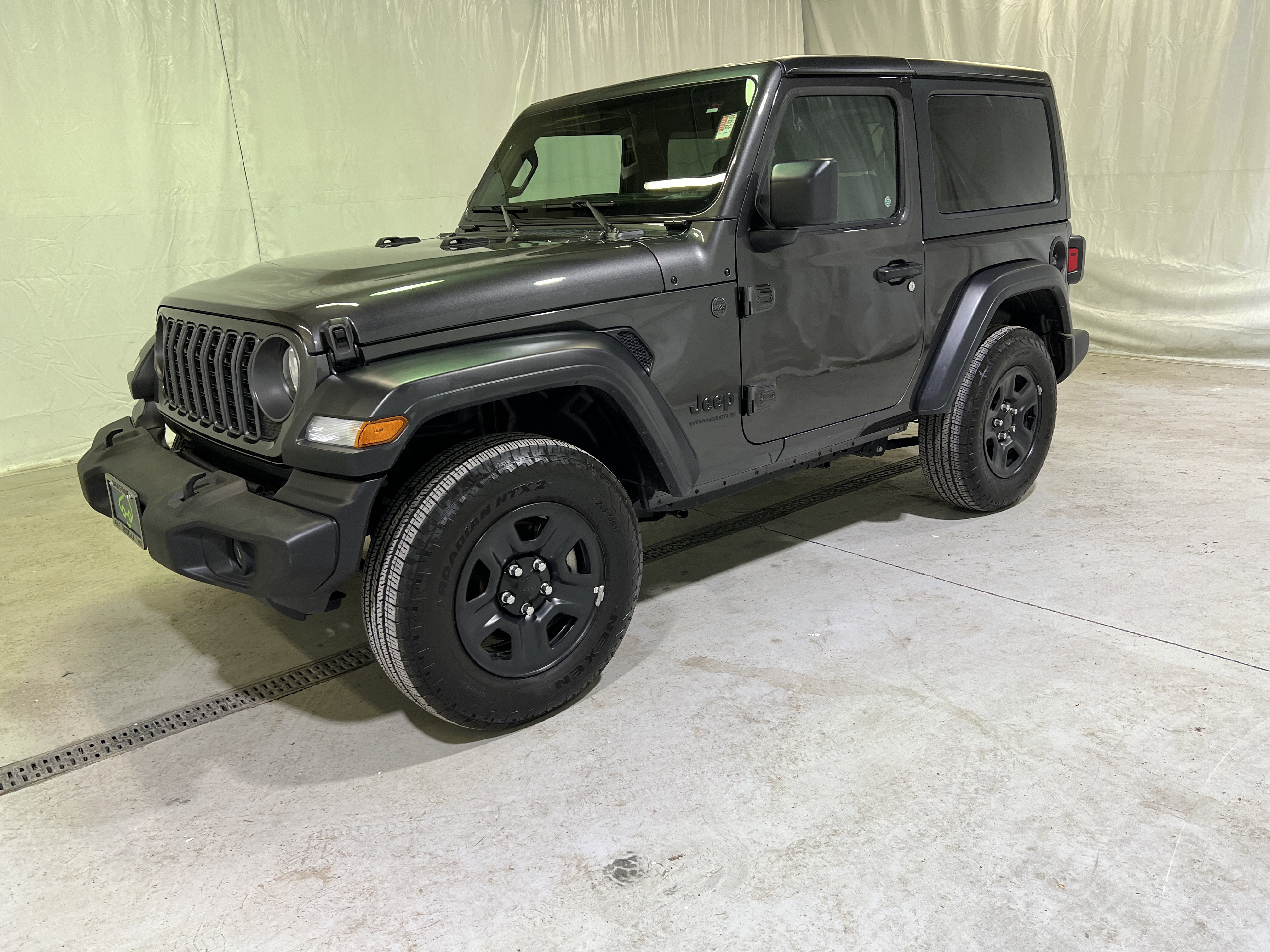 Used 2025 Jeep Wrangler Sport image 6