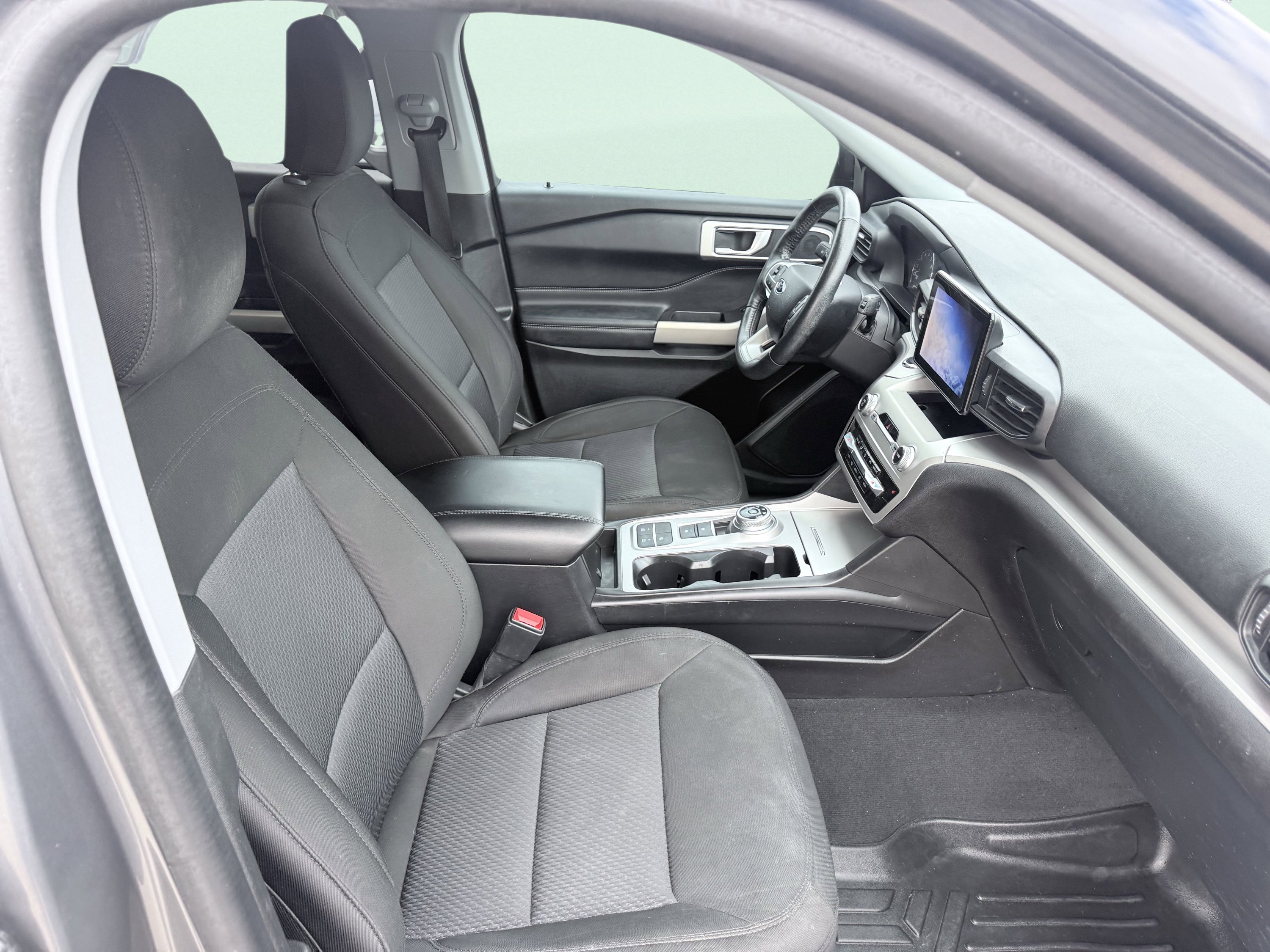 Used 2022 Ford Explorer XLT image 52