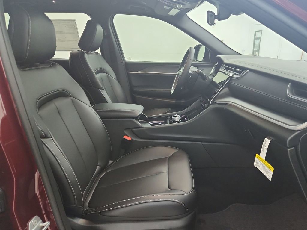 New 2025 Jeep Grand Cherokee L Limited image 34