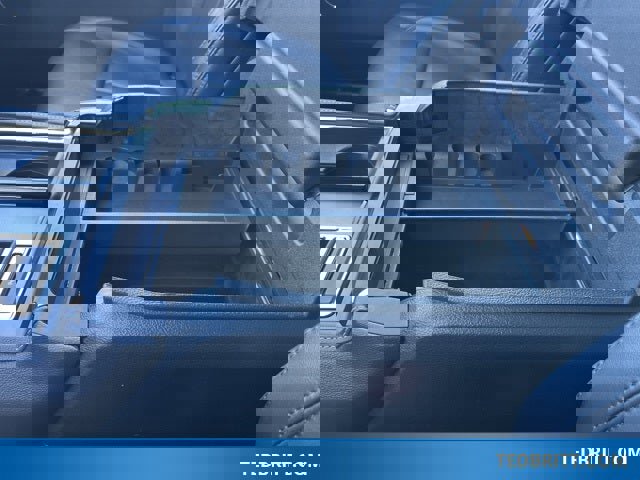 Used 2024 Ford Expedition XLT image 40