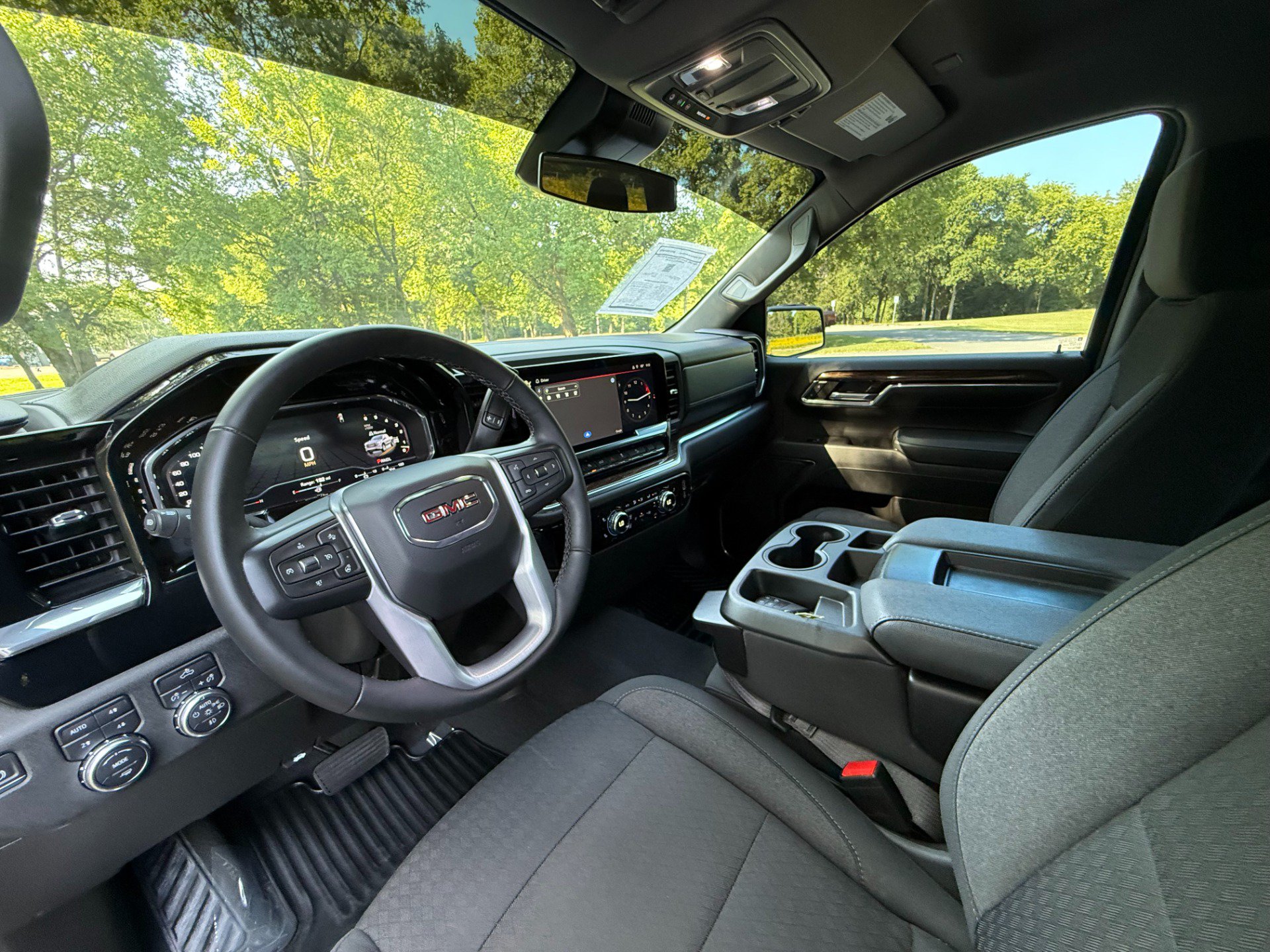 Used 2024 GMC Sierra 1500 Elevation w/ X31 Off-Road Package AWD/4WD image 10